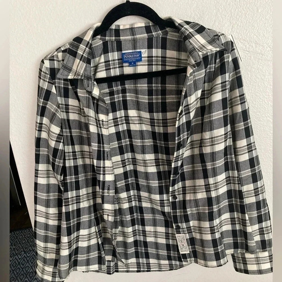 Pendleton Women’s 100% Virgin Wool Flannel Size Medium - Picture 4 of 8